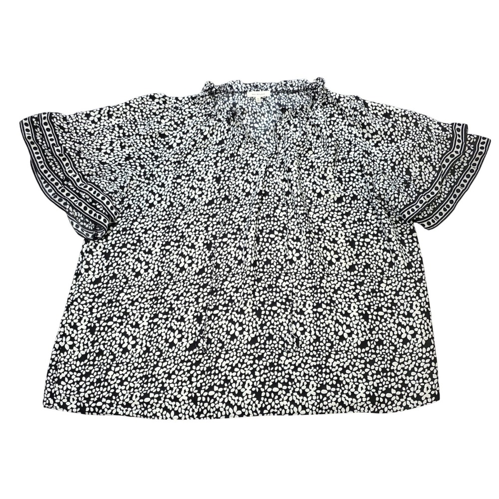 Max Studio Flutter Sleeve Blouse Women's Size 2X Black White Floral Petal Print